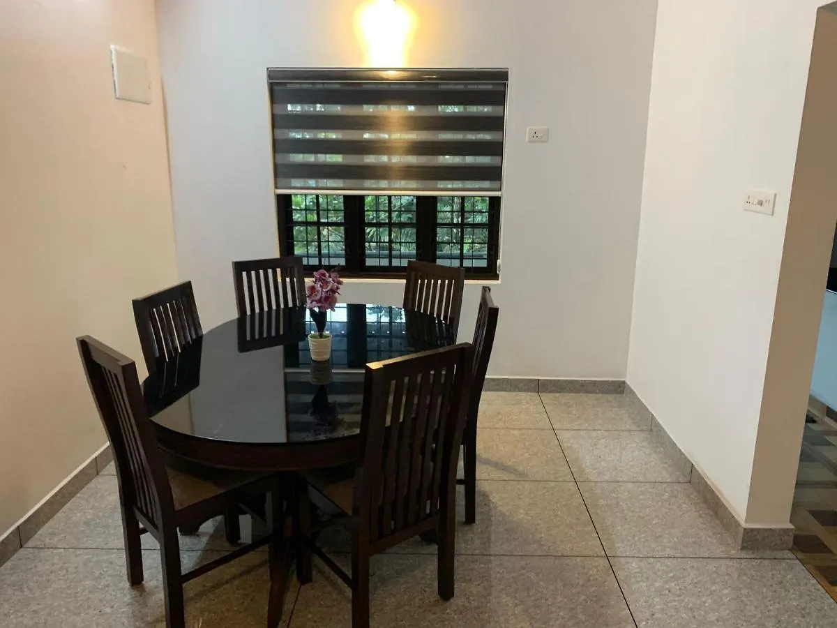 Cherry Blossom Homestays Munnar 2Bhk 0*,  Índia